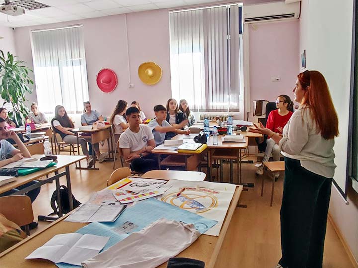 ЧПГ Образователни технологии се срещнаха с представител на фондация