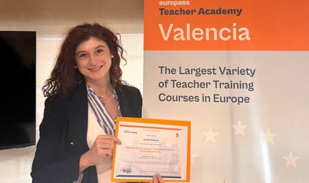 Жаклин Ненкова от ЧПГ „Образователни технологии“ с международно обучение за дигитално образование