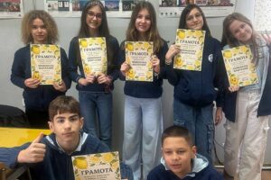 Класовете по изобразително изкуство с отличия от конкурса „Лимонени фантазии“